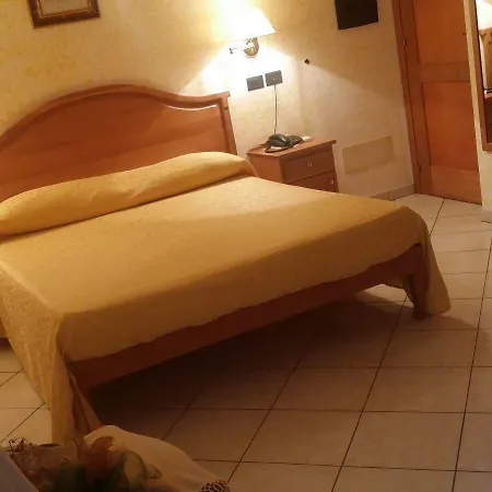 Hotel Mistef Falerna